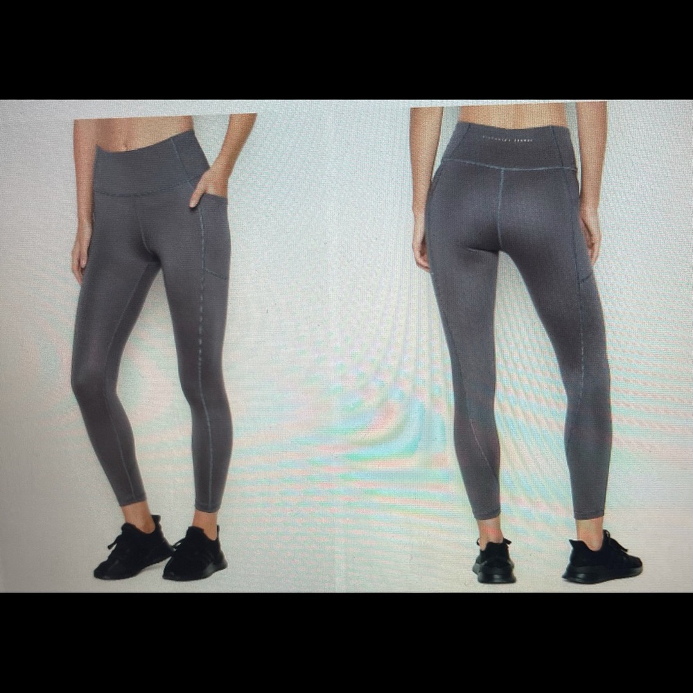 Incredible Essential Leggings